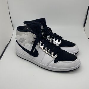 Air Jordan 1‎ Mid SE, Think 16 Alternate, White/Metallic Silver/Black 11.5